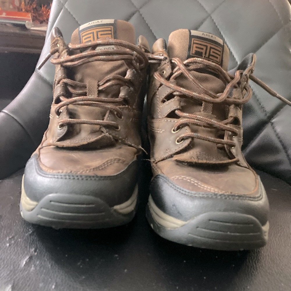 Ariat hiking boots men’s 8.5